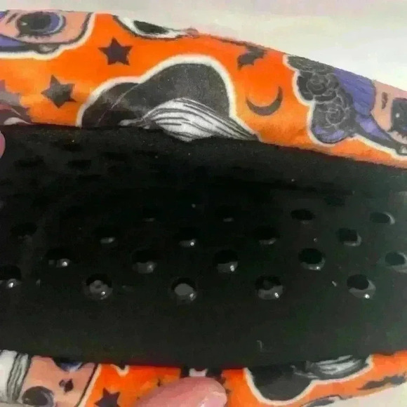 L.O.L Surprise 💀Halloween Slipper Socks with Grippers shoe size s/m 8-13 kids - Picture 3 of 7